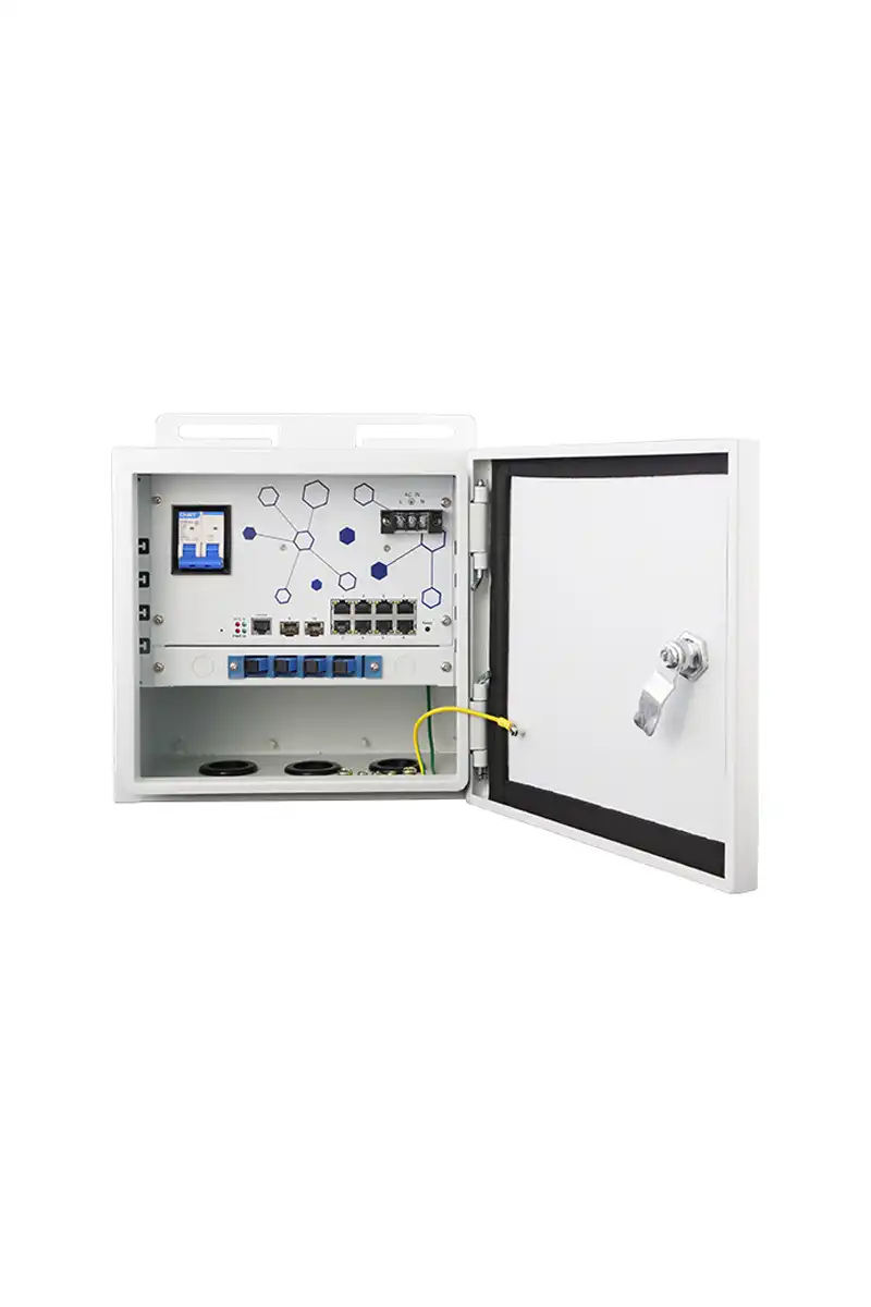 N-net QB3082SPGM-200 main N-net QB3082SPGM-200 – vonkajší IP55 L2 riadený PoE panel s 8× Gigabit PoE do 30 W, 2× Gigabit SFP a PoE rozpočtom do 185 W
